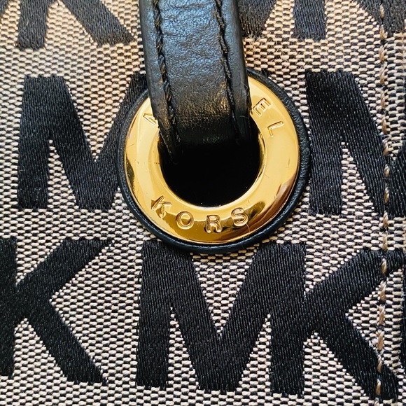 Michael Kors purse and wallet. - Picture 5 of 5